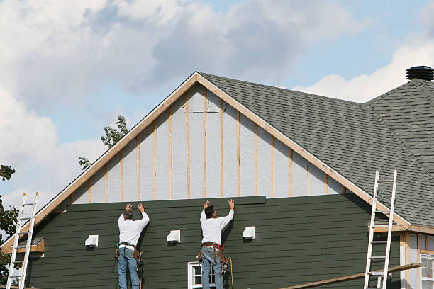 Professional Siding Installation technician working in Groveport, OH
